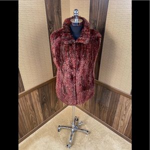 NEIMAN MARCUS ZUKI MADE IN CANADA DYED RED BLEND KNIT BEAVER FUR VEST MEDIUM 6-8